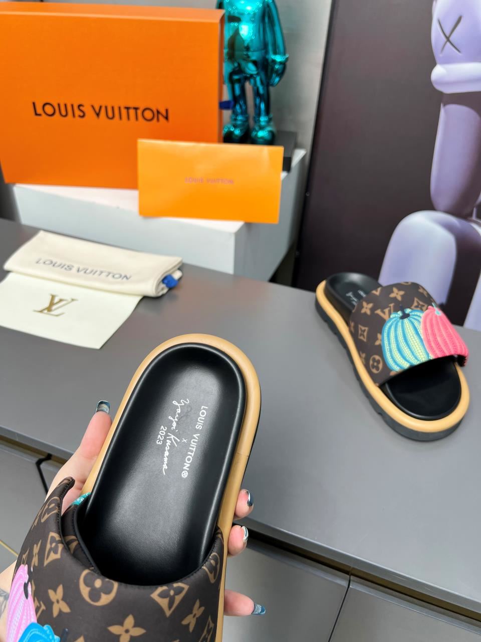 Louis Vuitton Slippers